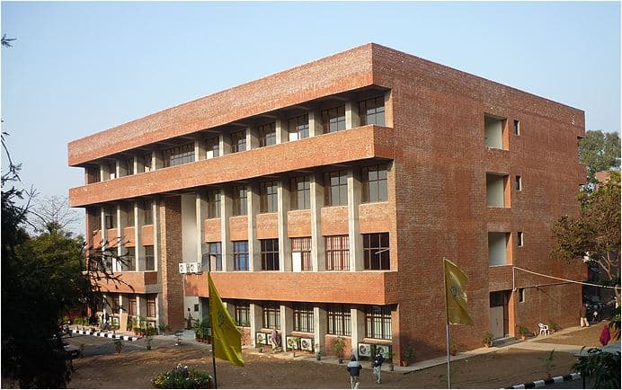 PG Government College for Girls Chandigarh Academic Building photo 3